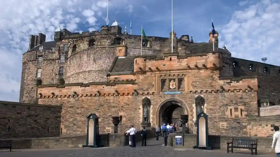Castello di Edimburgo: Biglietto d'ingresso + Tour guidato Fornito da Scotland City Tours