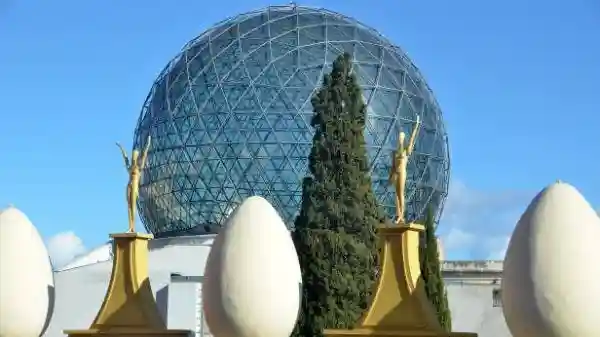 Théâtre et Musée Dalí : Billet d'entrée + Visite guidée Fournie par Fundació Gala-Salvador Dalí