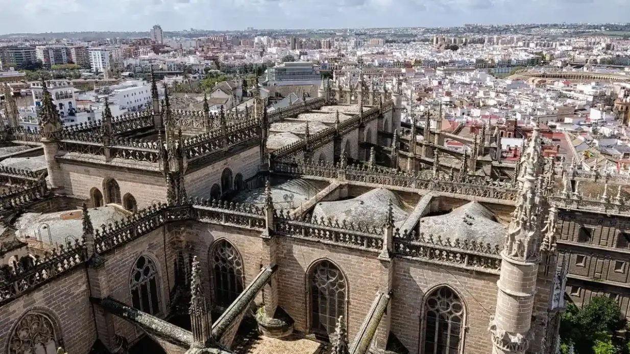 Seville Cathedral & La Giralda: Entry Ticket + Audio Guide App