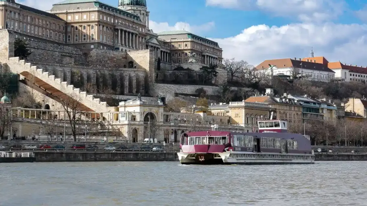 Budapest: Paseo en barco desde Buda + Audioguía