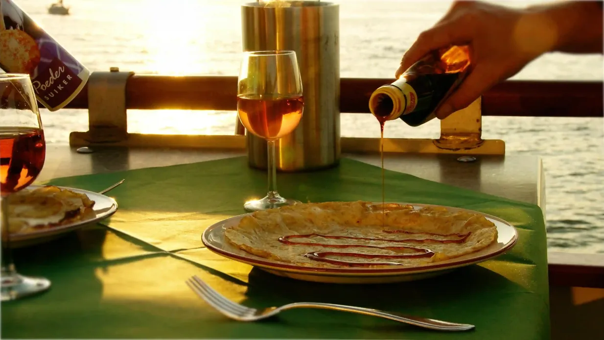 Amsterdam : Croisière en bateau depuis NDSM + Pancakes à volonté