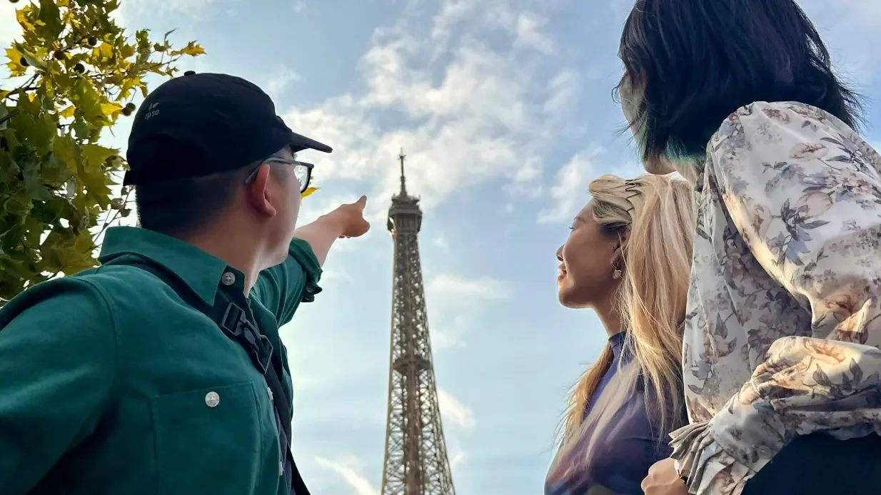Tour Eiffel : Visite guidée + Accès au 2e étage et au sommet par ascenseur