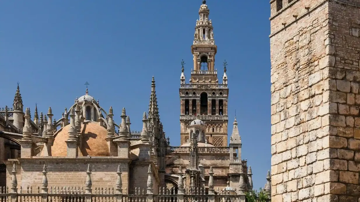 Biglietti per la Cattedrale di Siviglia e La Giralda: Biglietto salta-coda + Tour guidato in inglese