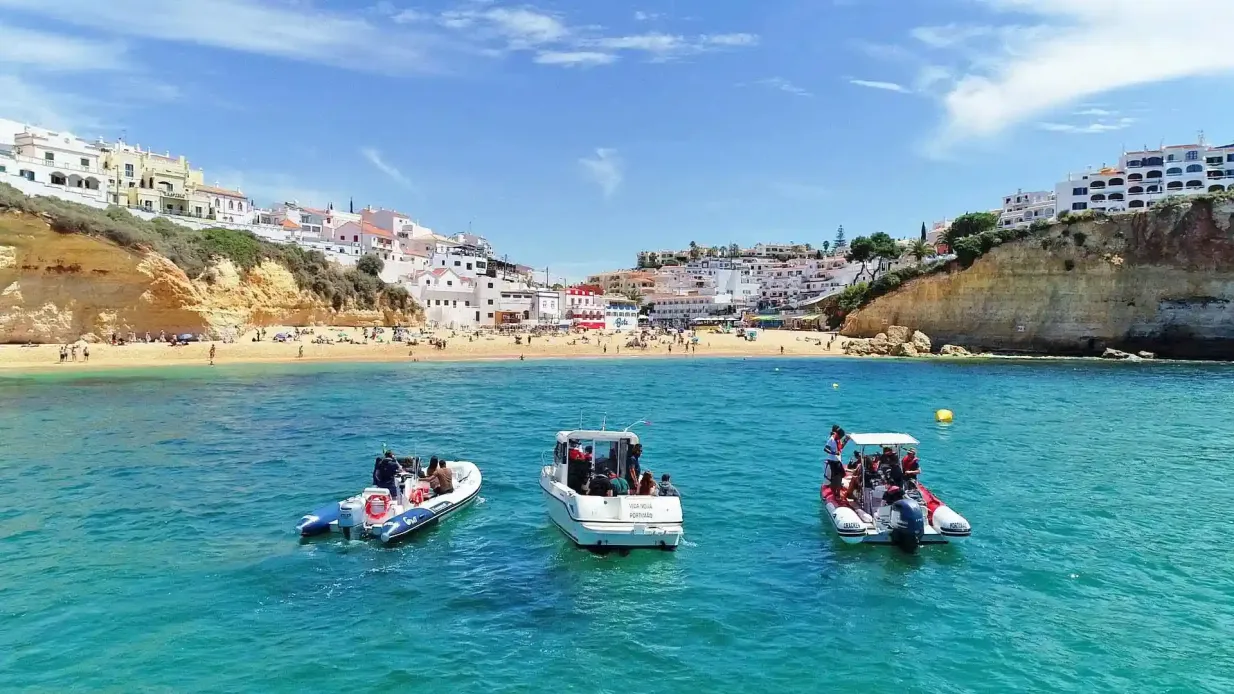 Benagil & Coastline: Full Caves Circuit Boat Tour from Portimão