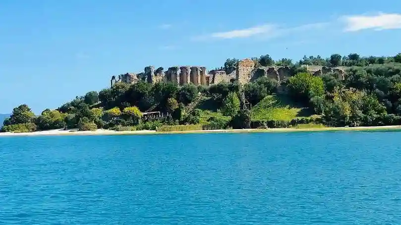 Gardasee: 25-minütige Bootstour ab Sirmione Bereitgestellt von Consorzio motoscafisti Sirmione SCRL