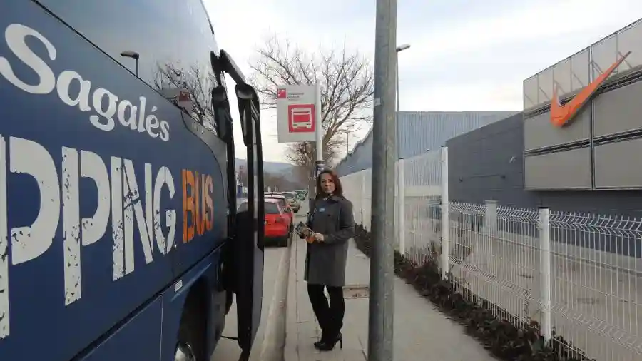 Bus Sagalés a La Roca Village Operado por Empresa Sagales SA
