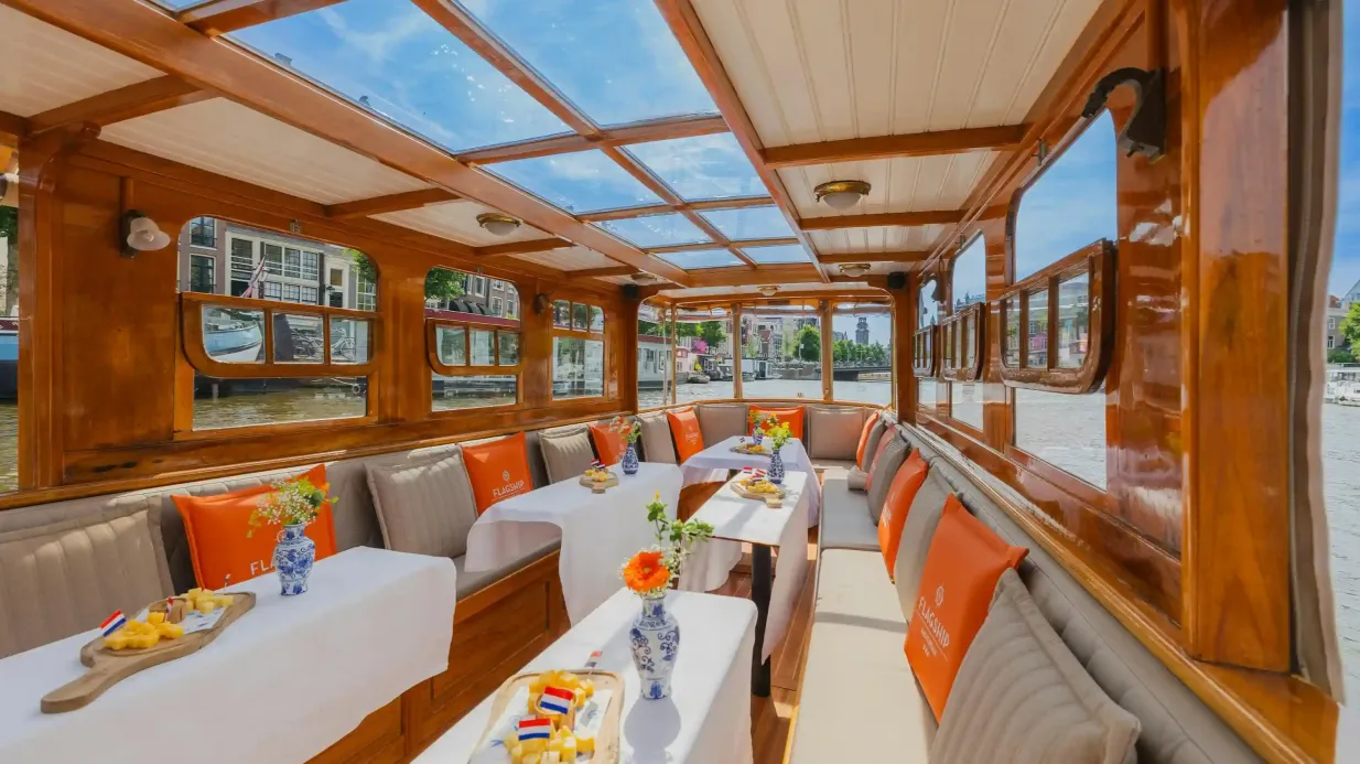 Amsterdam: Flagship Cheese & Wine Cruise
