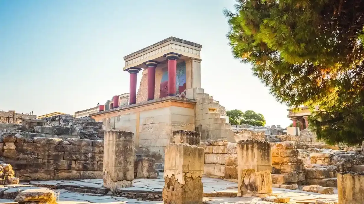 Palace of Knossos: Entry Ticket + Digital Hellenic Heritage Guide Provided by Key Tours S.A