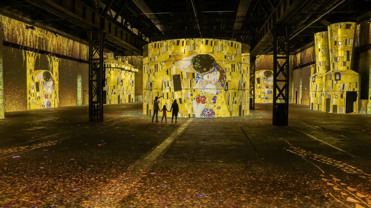 Phoenix des Lumières: Klimt, Hundertwasser, The Journey Provided by Phoenix des Lumières Dortmund