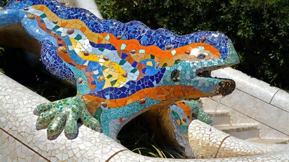 Parc Güell : Billet d'entrée + Audioguide + Bus hop-on hop-off