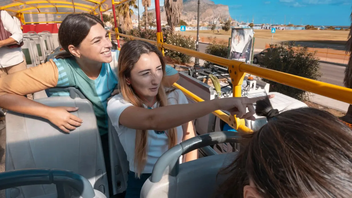 Bus turístico Palermo Operado por Sightseeing Experience SRL