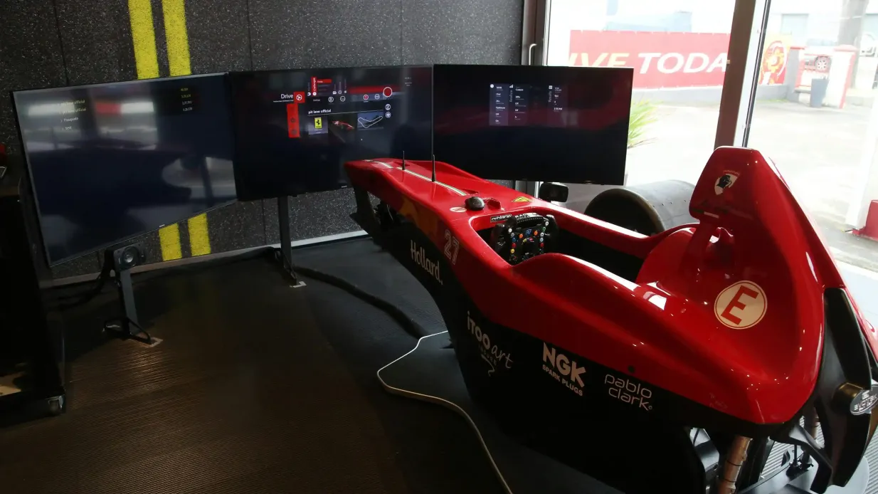 Museo Ferrari de Maranello: Entrada + Simulador F1 Operado por ARCADIA EMME VIAGGI SRL