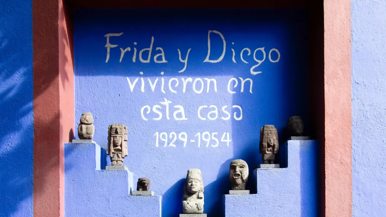 Museo Frida Kahlo y Anahuacalli: Entrada + Guía Digital Operado por OPERADORA AROZARENA