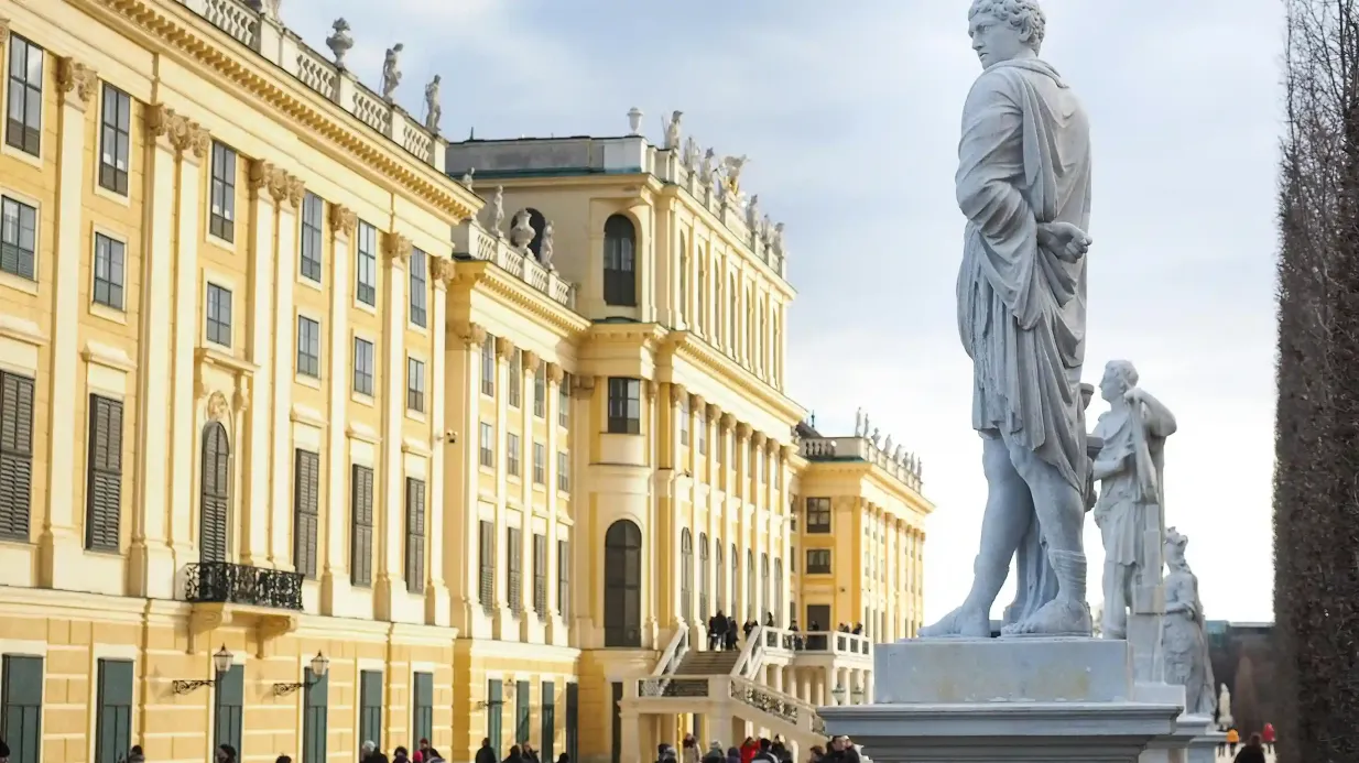 Schloss Schönbrunn & Gärten: Geführte Tour mit Skip-The-Line Eintritt Bereitgestellt von Good Vienna Tour GmbH