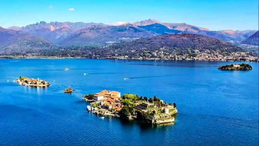 Lago Maggiore e Isole Borromee: Tour su Traghetto Hop-on Hop-off Fornito da Isole Lago Maggiore Navigazione Isole Borromee SRL