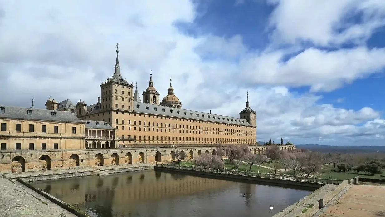 Kloster- und Schlossanlage San Lorenzo de El Escorial: Eintrittskarte + Führung Bereitgestellt von Todo Tours SL