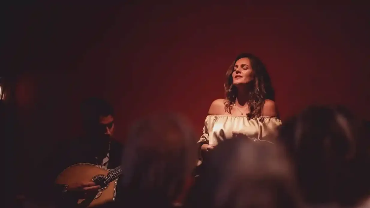 Lisbona: Spettacolo di Fado al Lisboa em Fado + Vino Porto Fornito da Ecos Infalíveis - Unipessoal Lda