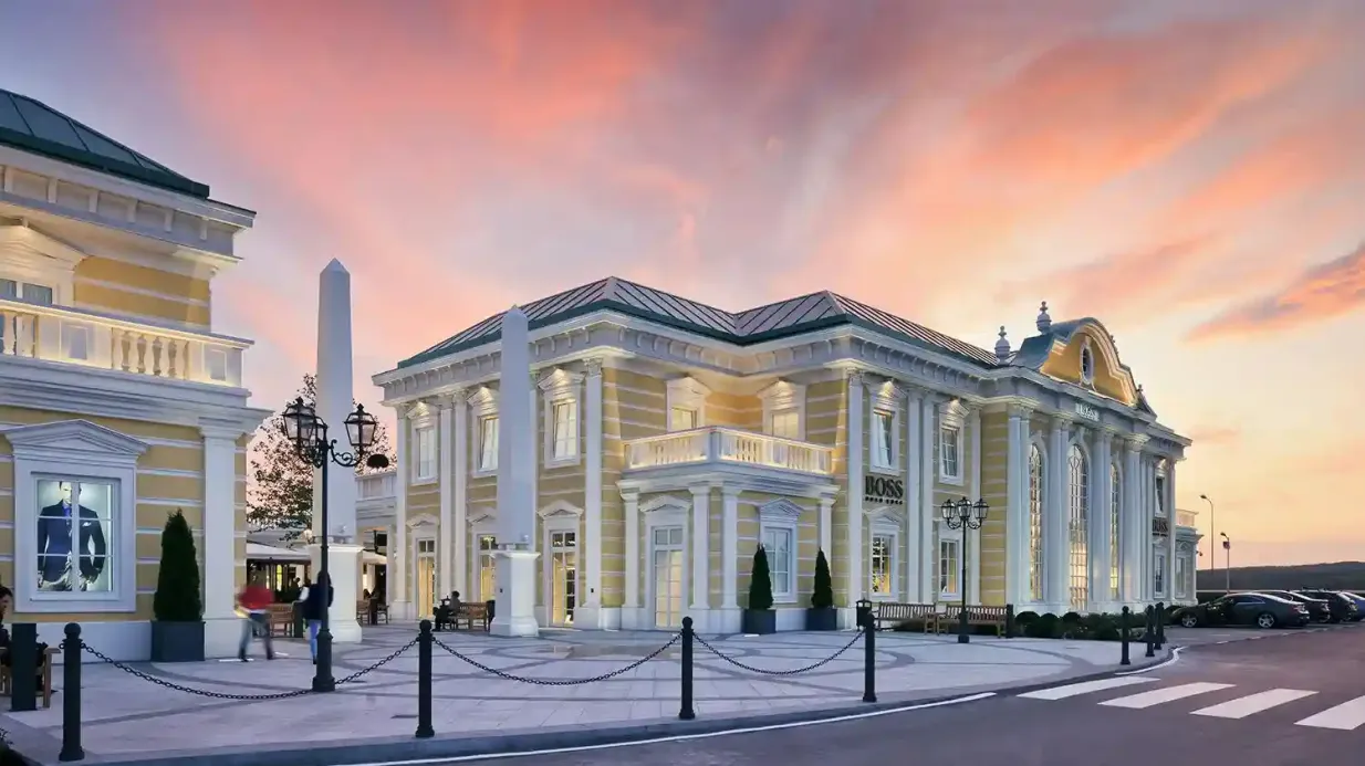 McArthurGlen Designer Outlet in Parndorf: Shuttle-Service von Wien Bereitgestellt von Vienna Sightseeing Tours - Wiener Rundfahrten GmbH & Co. KG