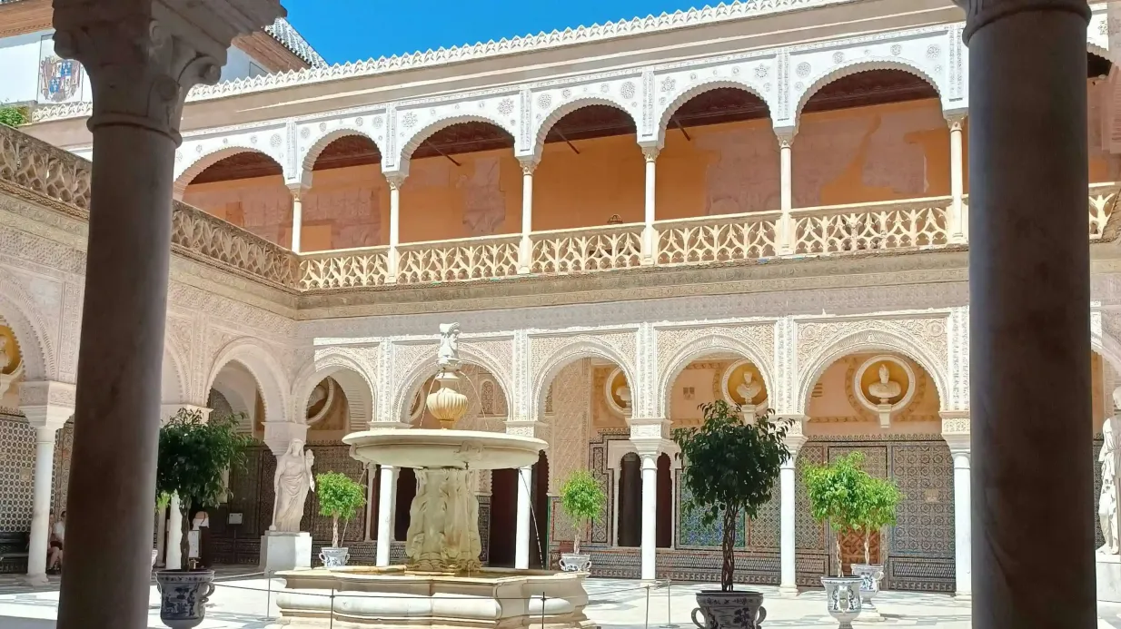 Casa de Pilatos: Biglietto d'ingresso + Tour guidato Fornito da Naturanda