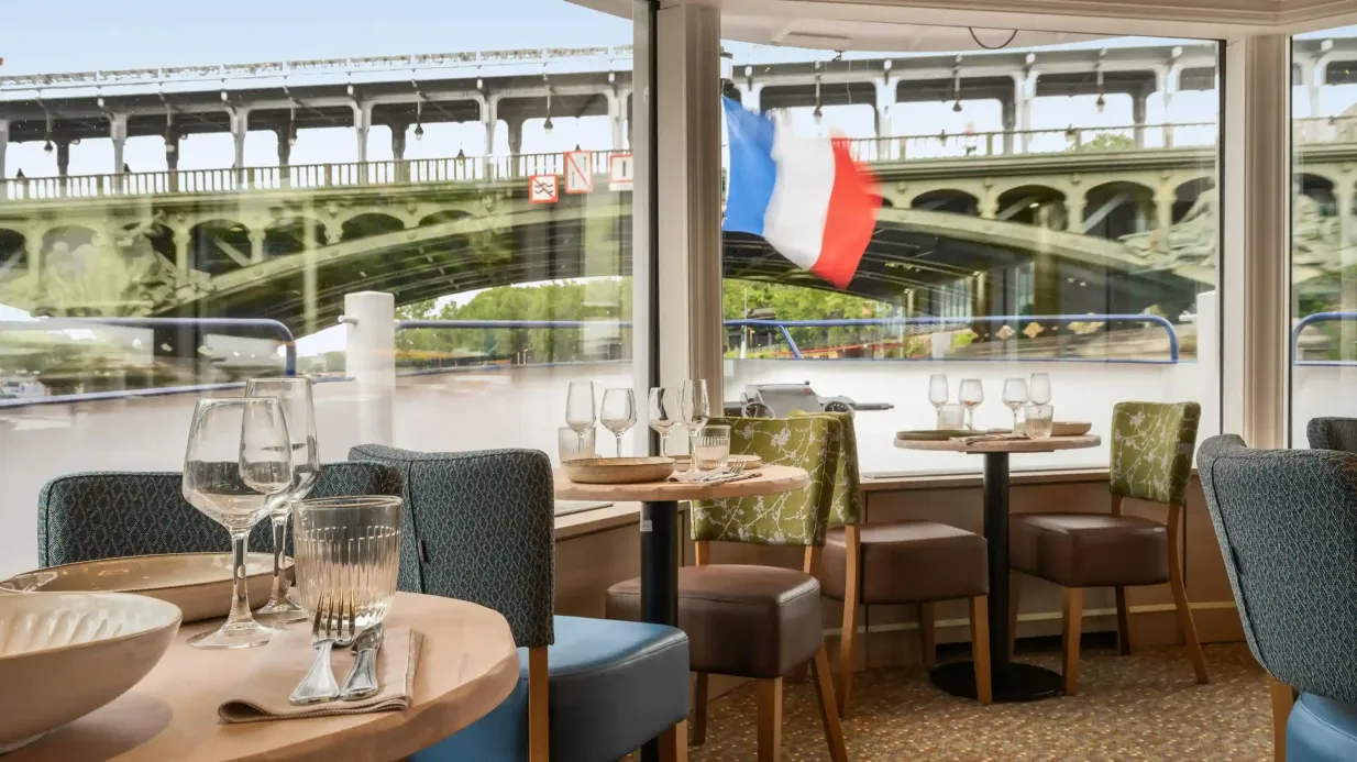 Seine River: 3-Course Gourmet Dinner Cruise by Le Capitaine Fracasse Provided by Vedettes de la Seine - Fracasse