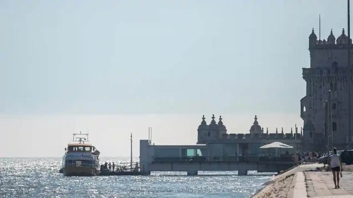 Lisboa: 48-Hr Hop-on Hop-off Bus + Passeio de Barco