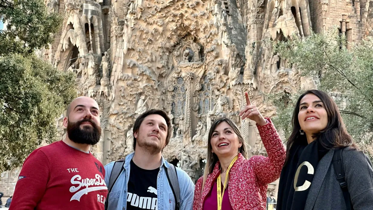 Go With A Local: Salta la fila per il tour della Sagrada Familia in spagnolo