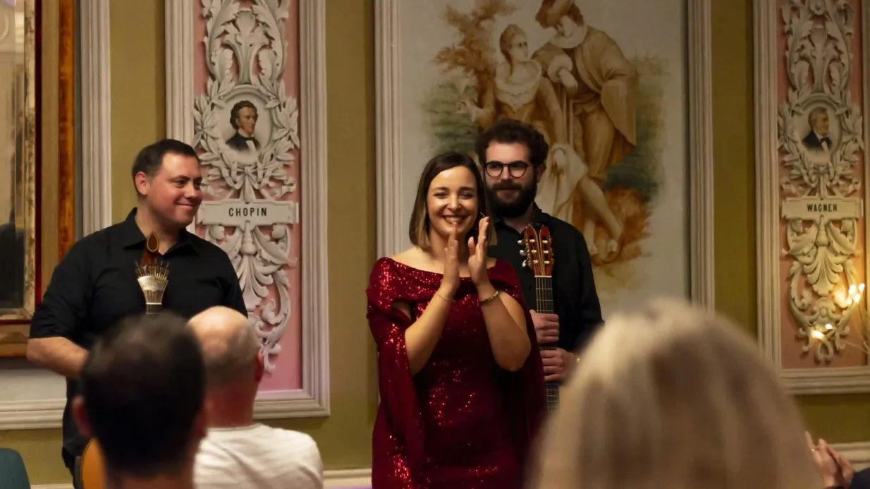 Porto: Espetáculo de Fado no Destino Fado