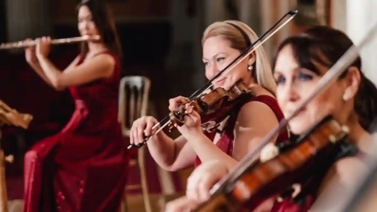 Palazzo della Vecchia Borsa: Concerto di Mozart e Johann Strauss con balletto