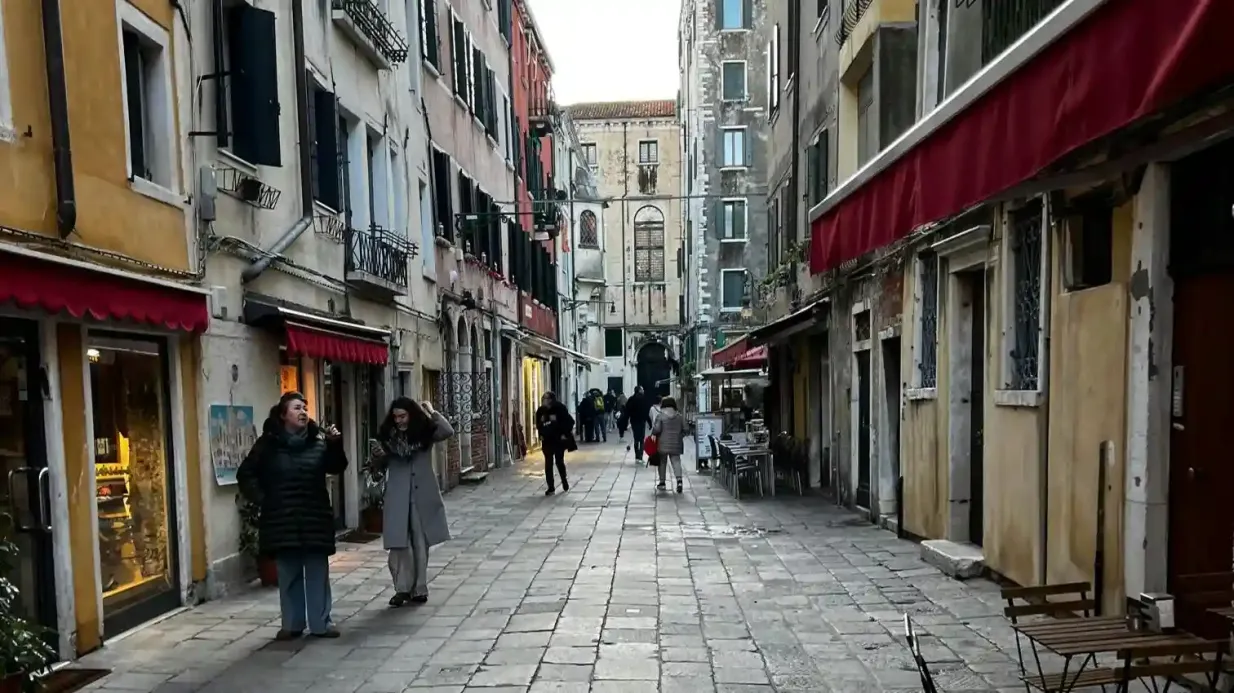 Venezia: Quartiere ebraico + biglietto d'ingresso alla sinagoga + audioguida per smartphone Fornito da Tiqets International B.V.