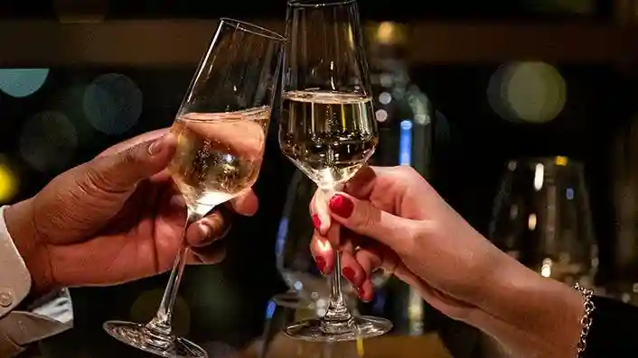Eiffelturm: Abendessen im Madame Brasserie