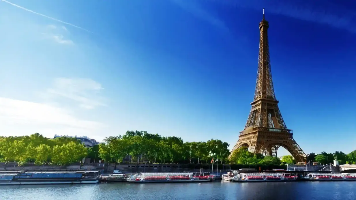Eiffel Tower: Reserved Entry + Elevator Access to the Second Floor + Audio Guide Provided by ParisCityVision