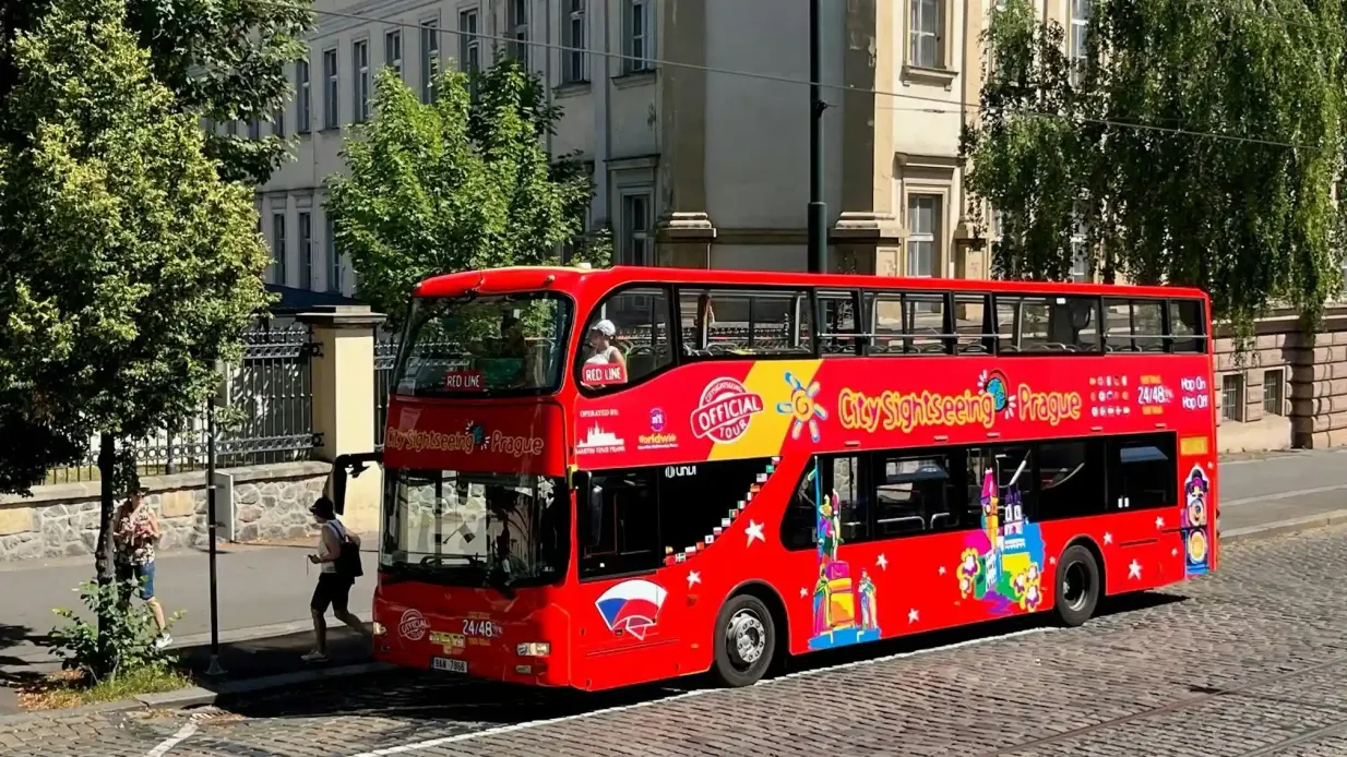 City Sightseeing Prague : Visite guidée en bus Hop-on Hop-off Fournie par City Sightseeing Prague: Hop-on Hop-off Bus Tour