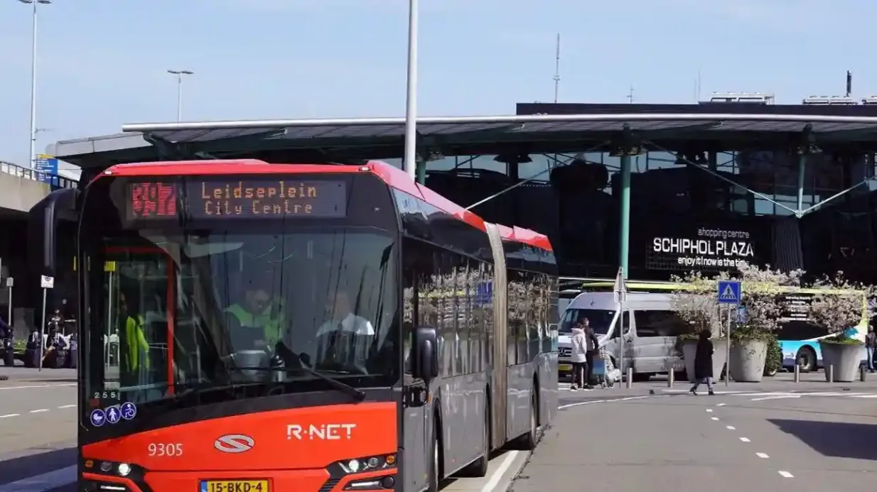 Amsterdam: Traslado en autobús de ida al aeropuerto de Schiphol