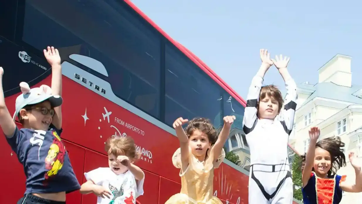 París: Traslado en autobús de ida desde el aeropuerto de Orly a Disneylandia Operado por Distribusion Technologies GmbH (EUR)