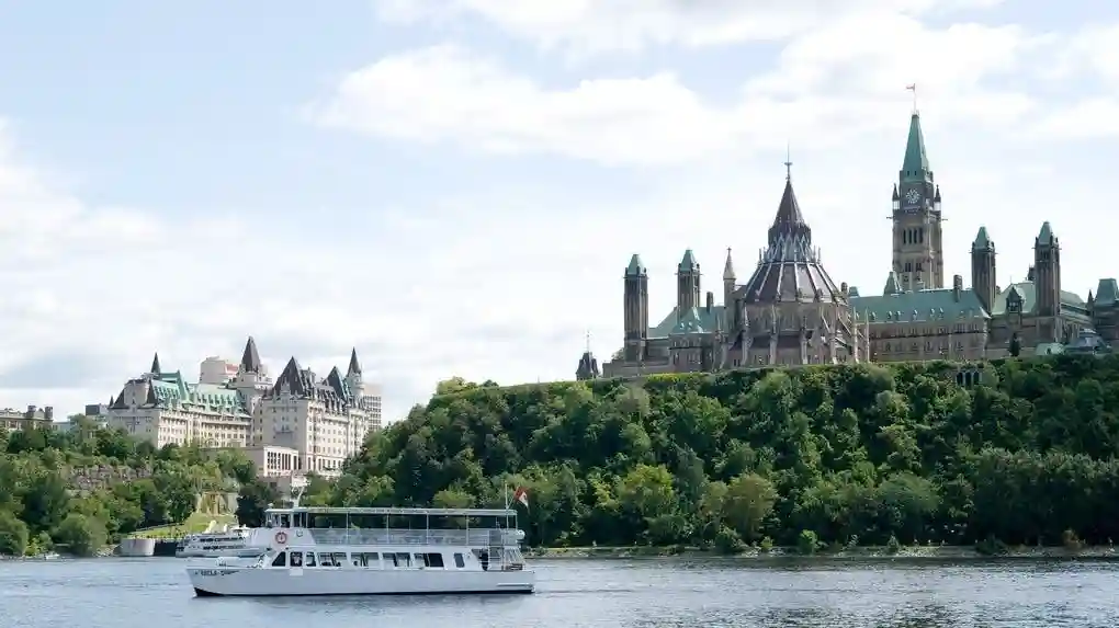 Ottawa: Sightseeing River Cruise Provided by Ottawa Boat Cruise