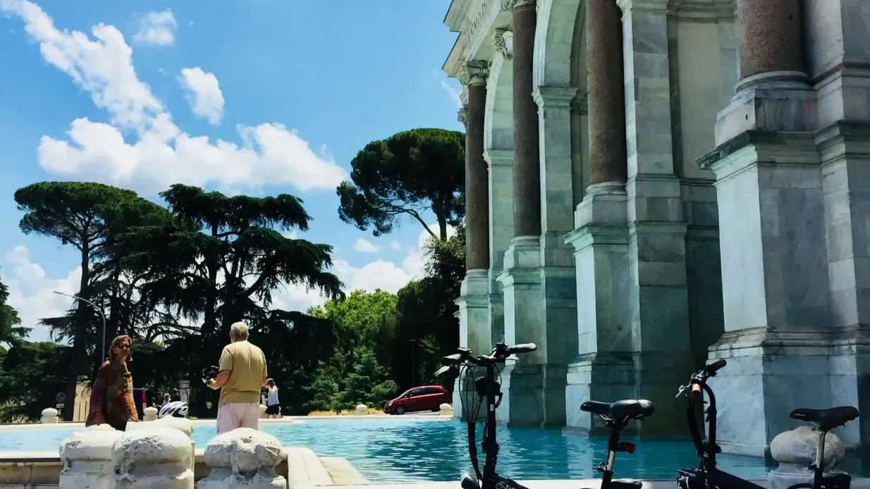 Rome : Visite de la ville en E-Bike + cuisine de rue locale Fournie par EsBike - Electric Bike Tours