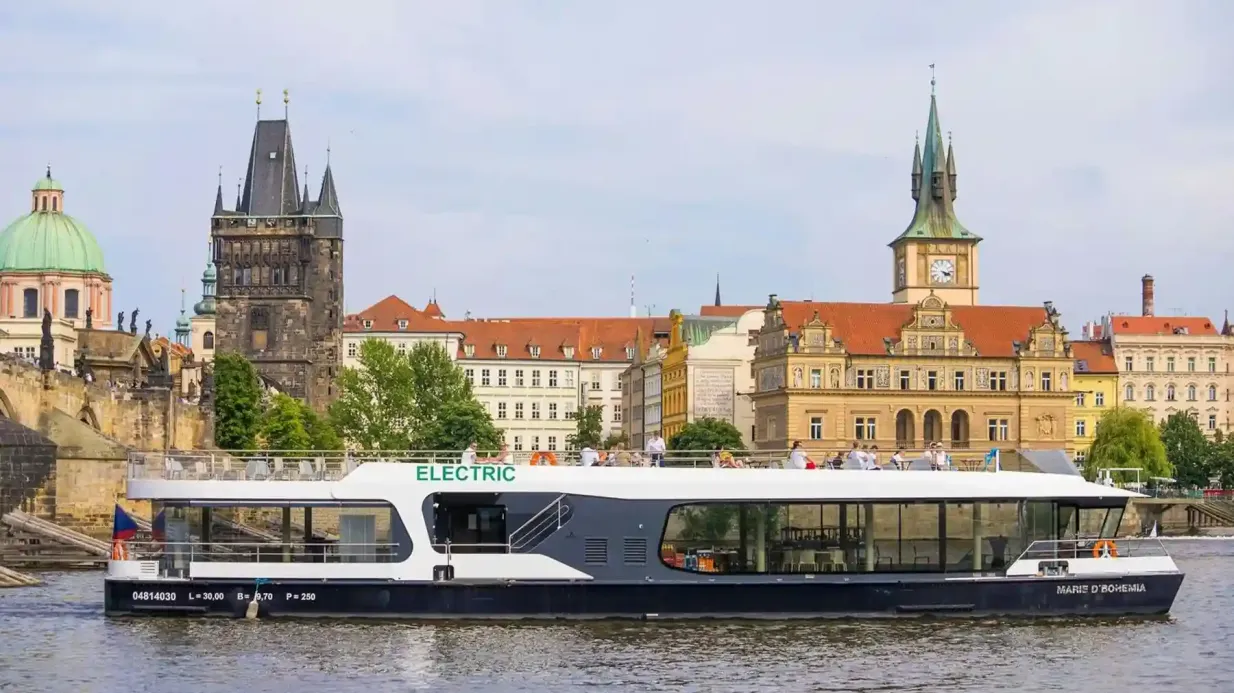 Prague All-Inclusive Pass : 30+ Attractions + Bus Hop-on Hop-off Fournie par Go City Prague