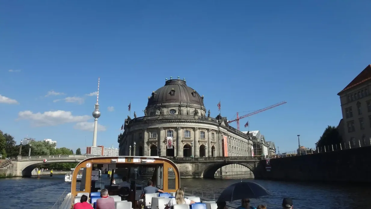Berlin : Croisière touristique d'une heure + audioguide