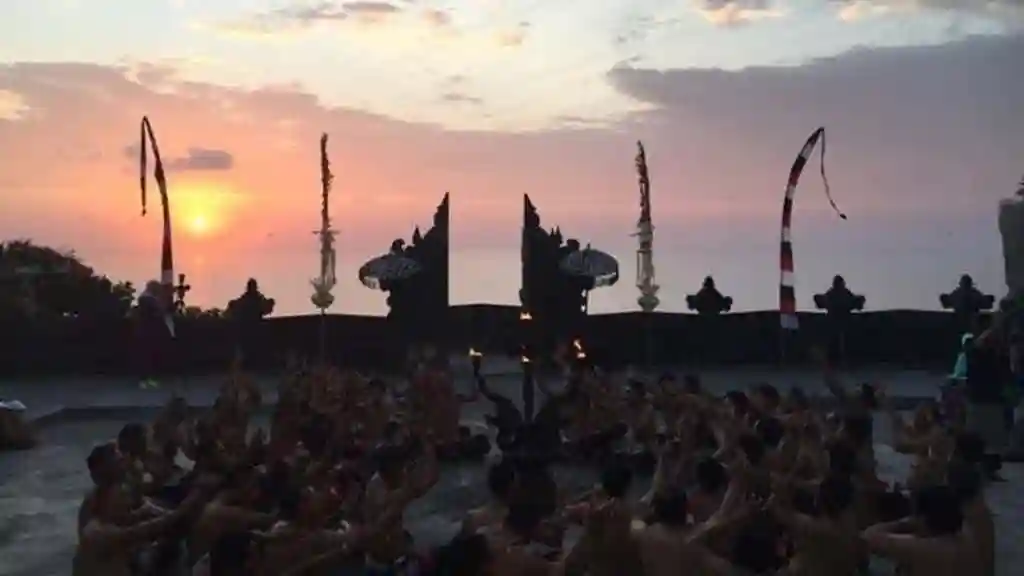 Bali: Uluwatu Kecak y Espectáculo de Danza del Fuego Operado por Tiqets International B.V.