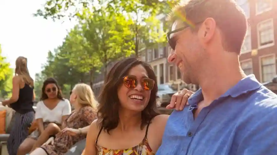 Amsterdam: Guided Canal Cruise in German + Unlimited Drinks Provided by Amsterdamliebe B.V.