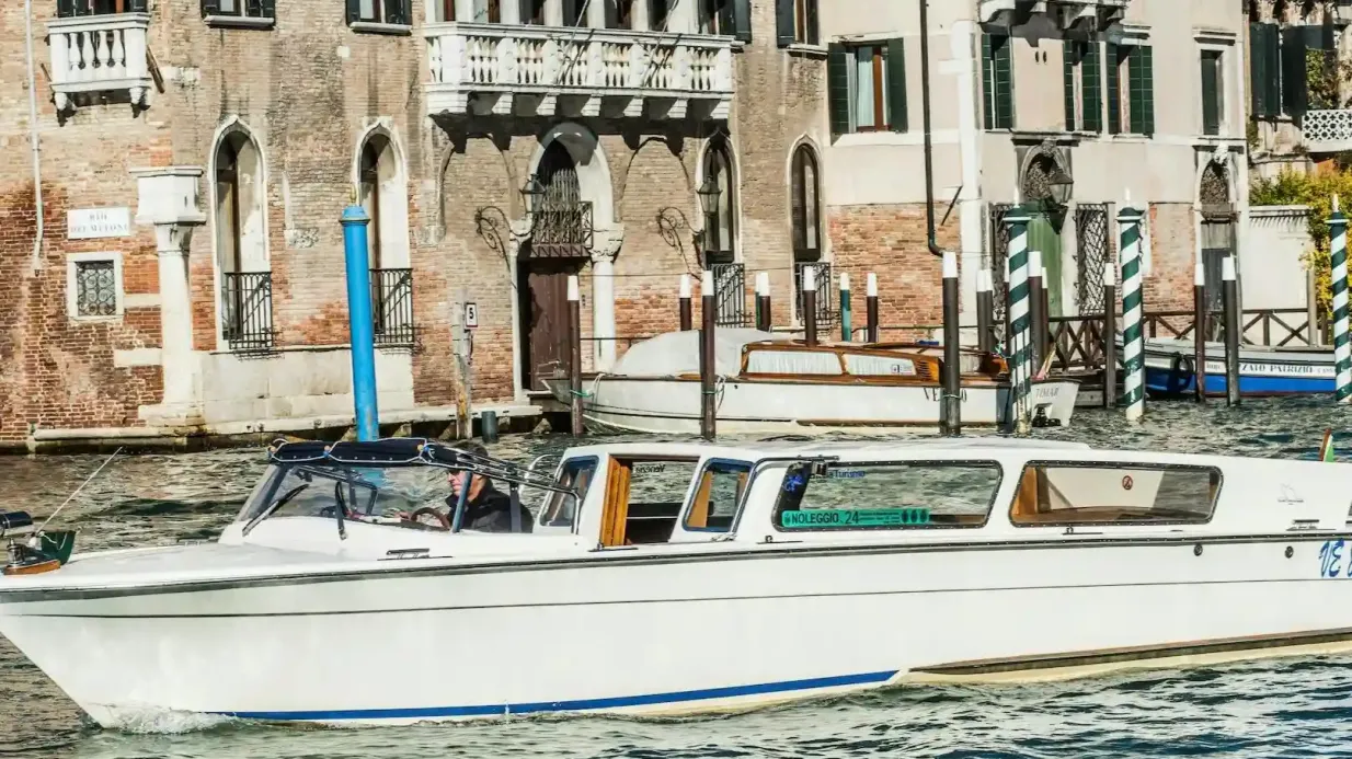 Flughafen Marco Polo: Privates Wassertaxi zum/vom Stadtzentrum von Venedig