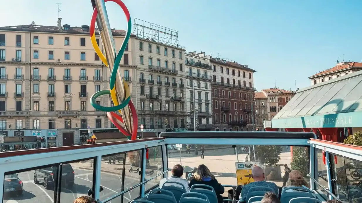 Gray Line Milan Open Tour : Bus Hop-on Hop-off Fournie par Milanopentour Scarl