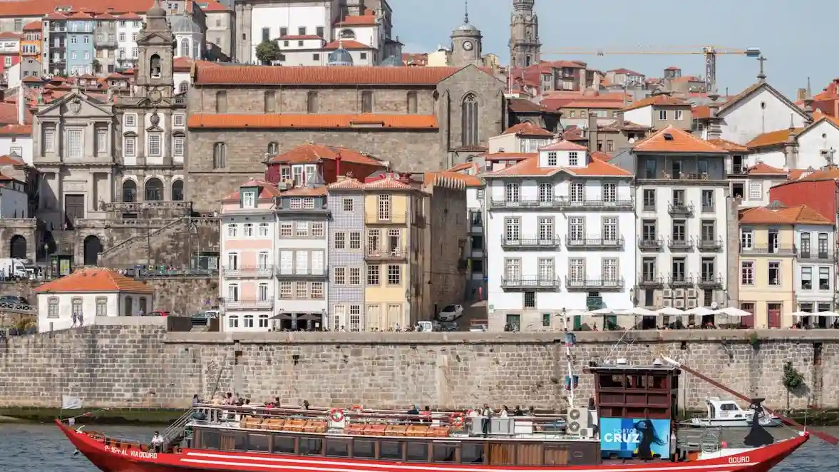 Porto: Douro River Six Bridges Cruise from Ribeira