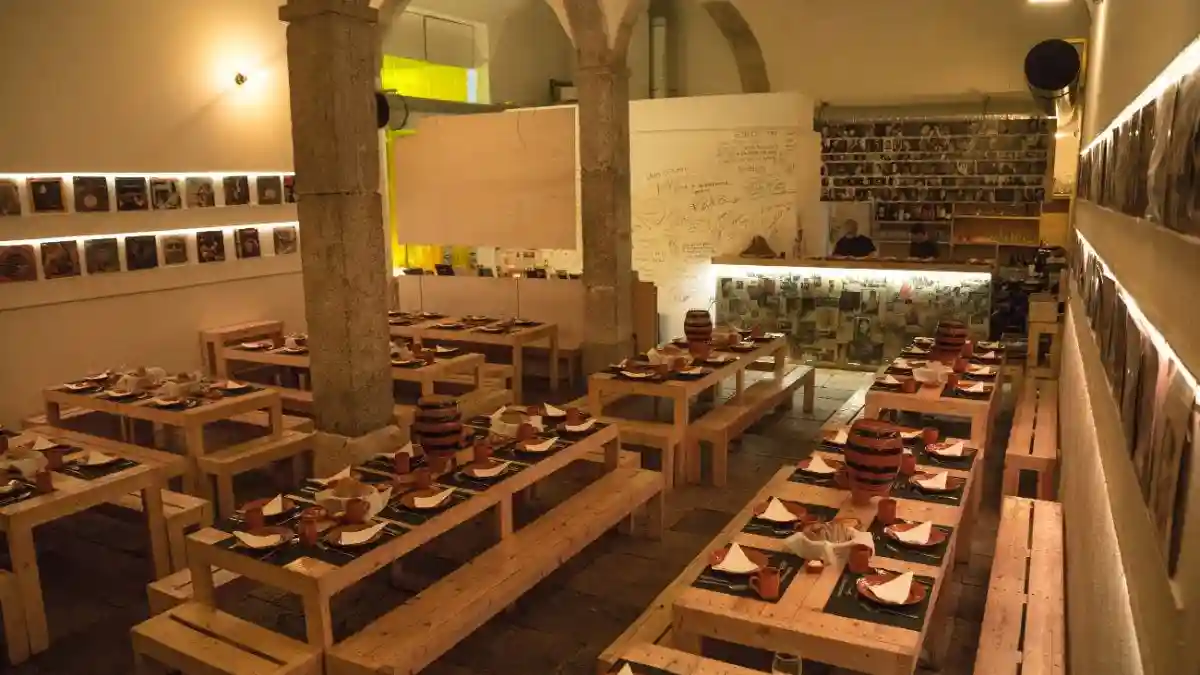 Associação do Fado Casto: Fado-Show + Tapas & Getränke