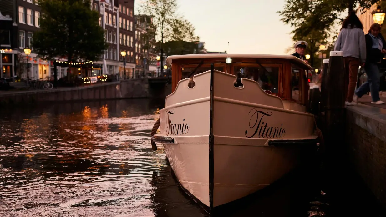 Amsterdam: Grachtenrundfahrt by Flagship