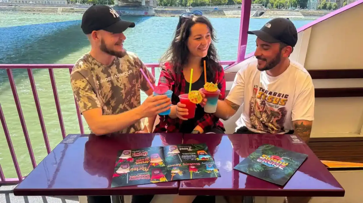 Budapest: Sightseeing Cruise + Unlimited Slushies