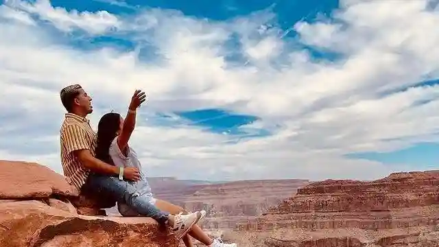 Grand Canyon West: VIP-Tour ab Las Vegas + Halt am Hoover Dam + optionaler Skywalk Bereitgestellt von Comedy On Deck Tours