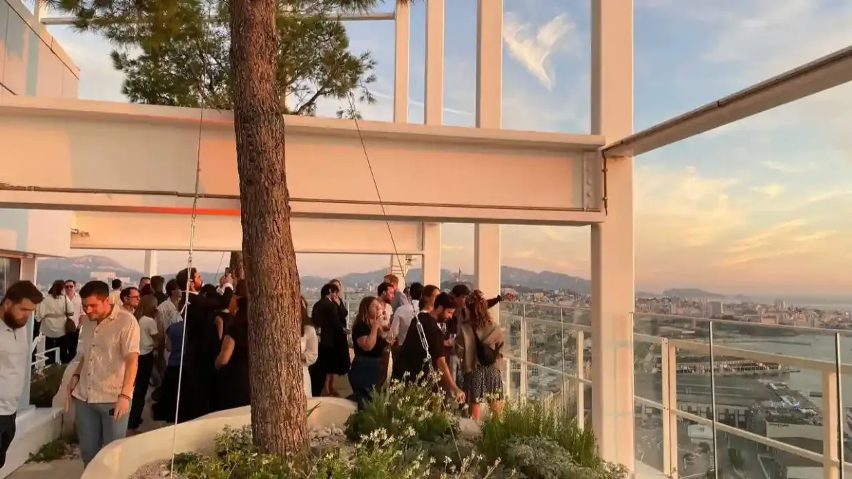 Sky Centre Marsiglia: Accesso al 30° piano