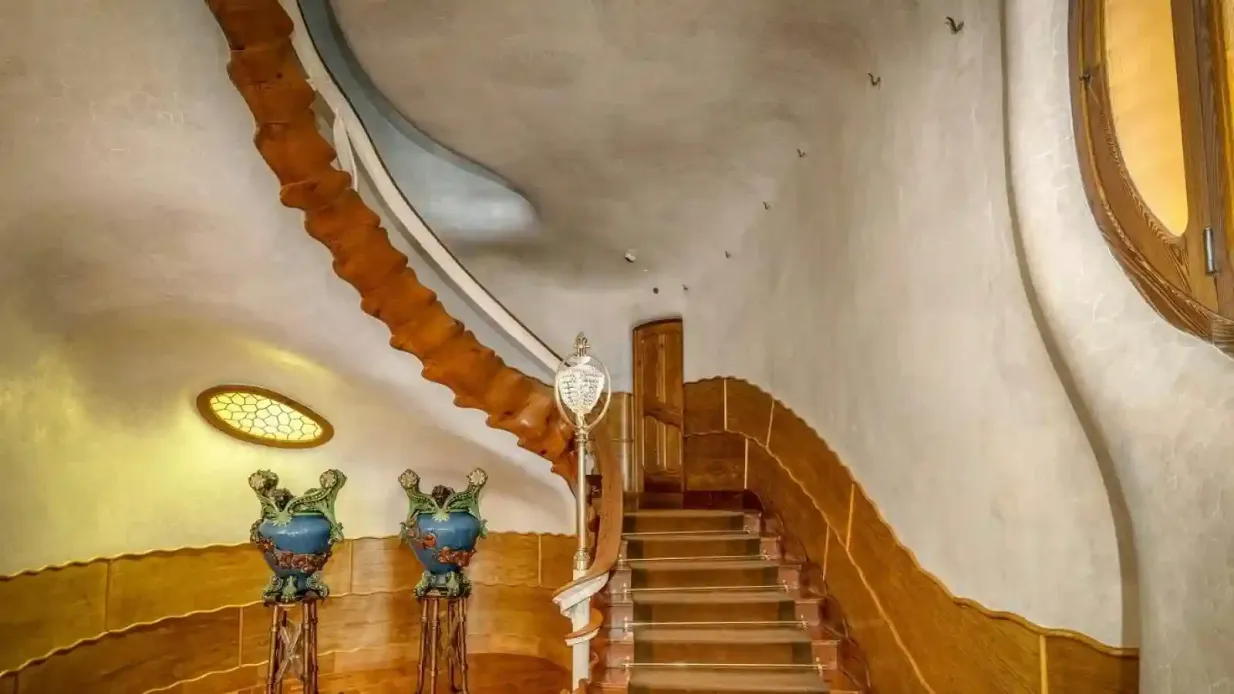 Casa Batlló: Fast Track Ticket + Guided Tour