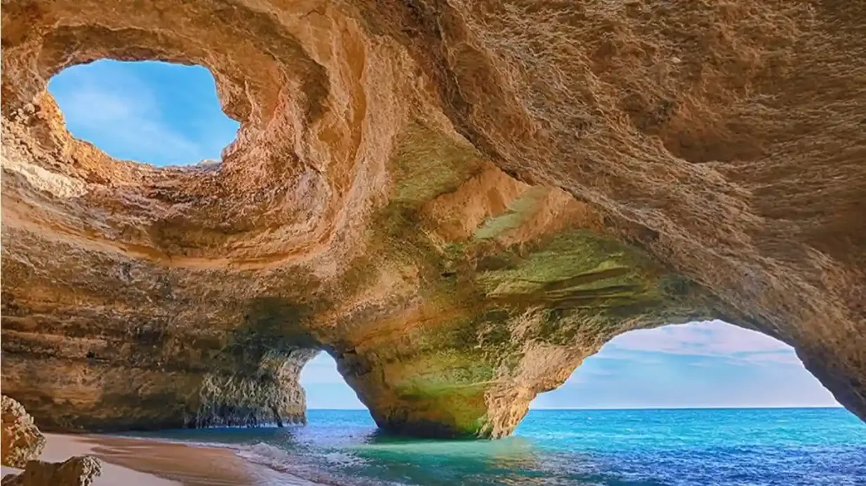 Grutas de Benagil: Passeio Expresso de Barco a partir da Praia de Benagil Organizado por Vento  Aprumado Lda